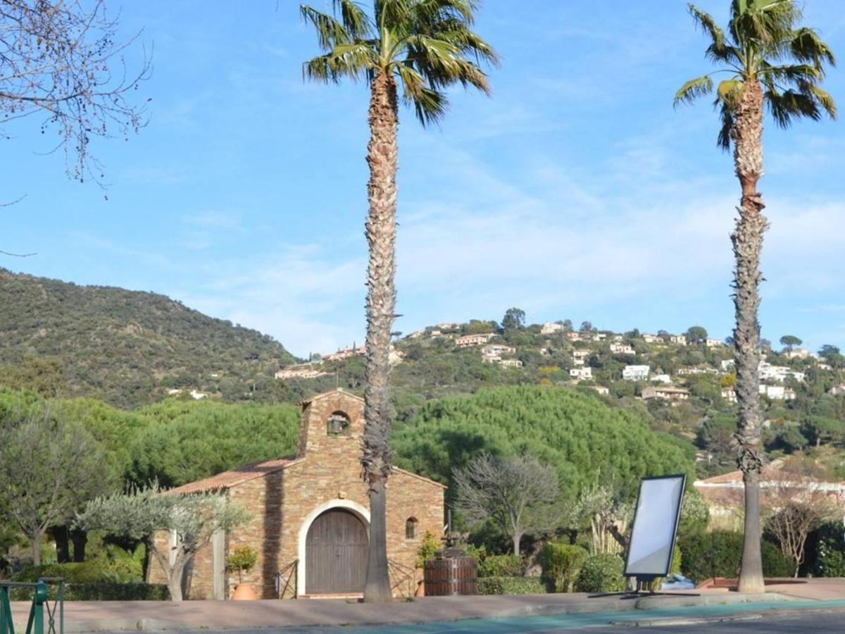 Ferienwohnung Studio 4 Couchages Avec Terrasse, Parking Et Proche Plage Au Lavandou - Fr-1-251-240 Le Lavandou Exterior foto